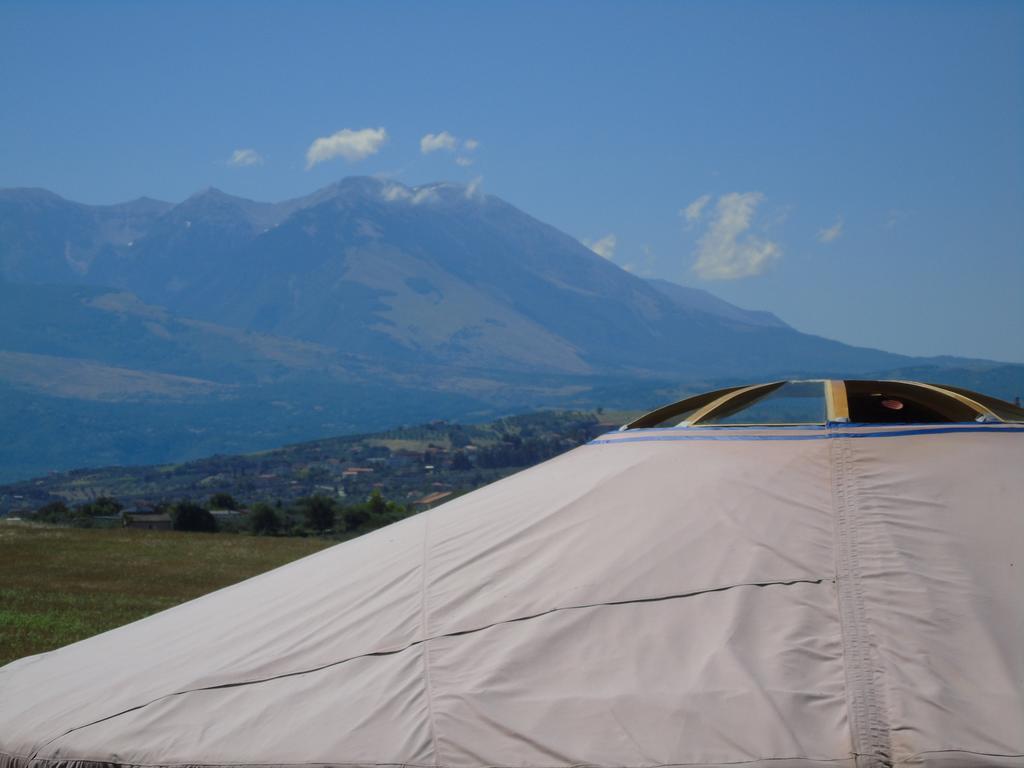 Hotel Glamping Abruzzo - The Yurt à Catignano Extérieur photo