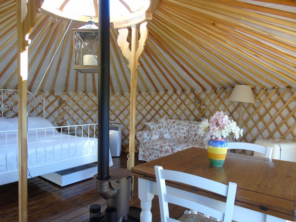 Hotel Glamping Abruzzo - The Yurt à Catignano Extérieur photo